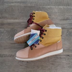 NWT !TOMS Womens Mesa Nubuck Round Toe Ankle Boots